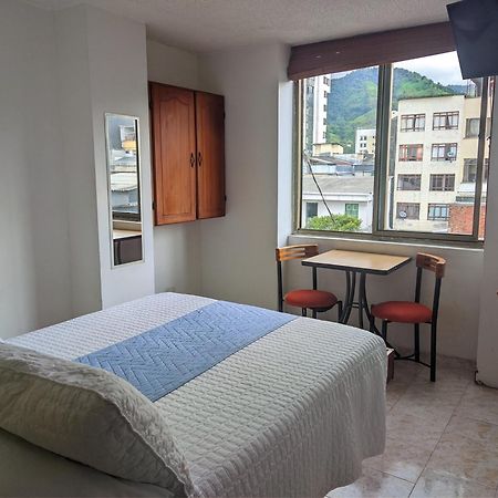 Hotel Armont Calarcá Екстериор снимка