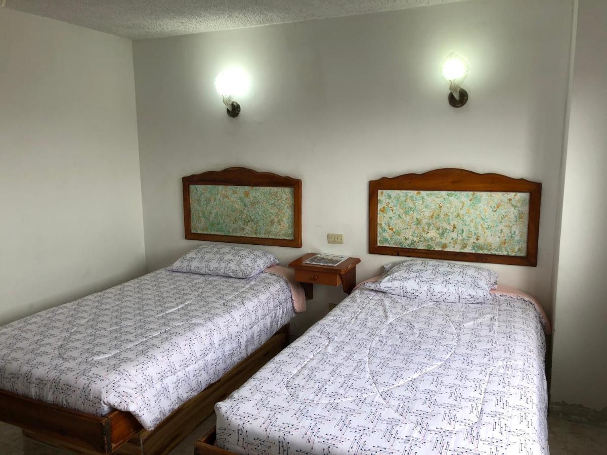 Hotel Armont Calarcá Екстериор снимка