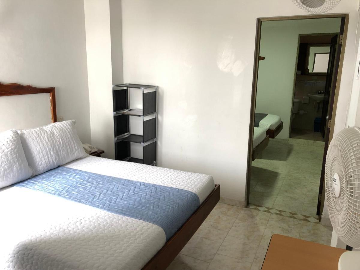 Hotel Armont Calarcá Екстериор снимка