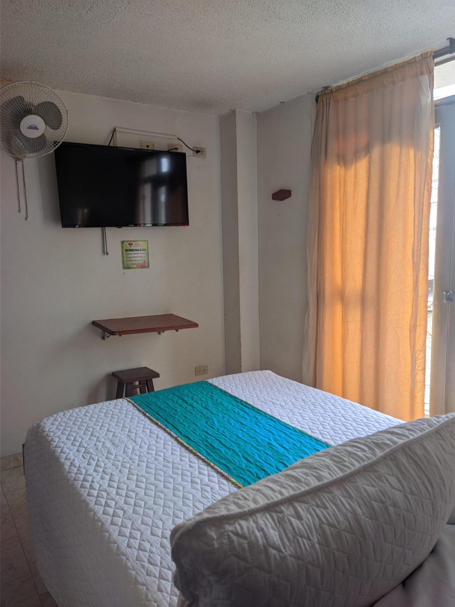 Hotel Armont Calarcá Екстериор снимка