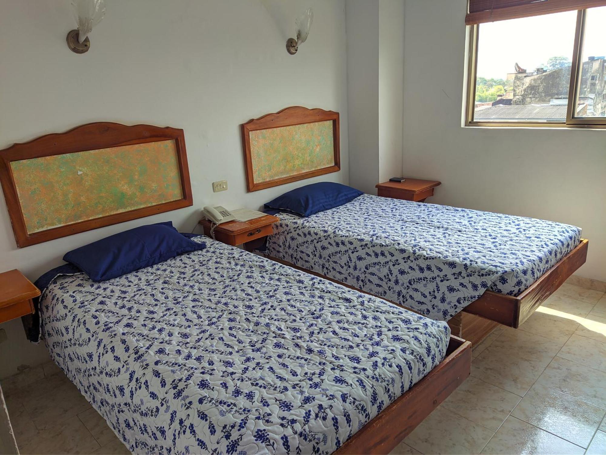 Hotel Armont Calarcá Екстериор снимка