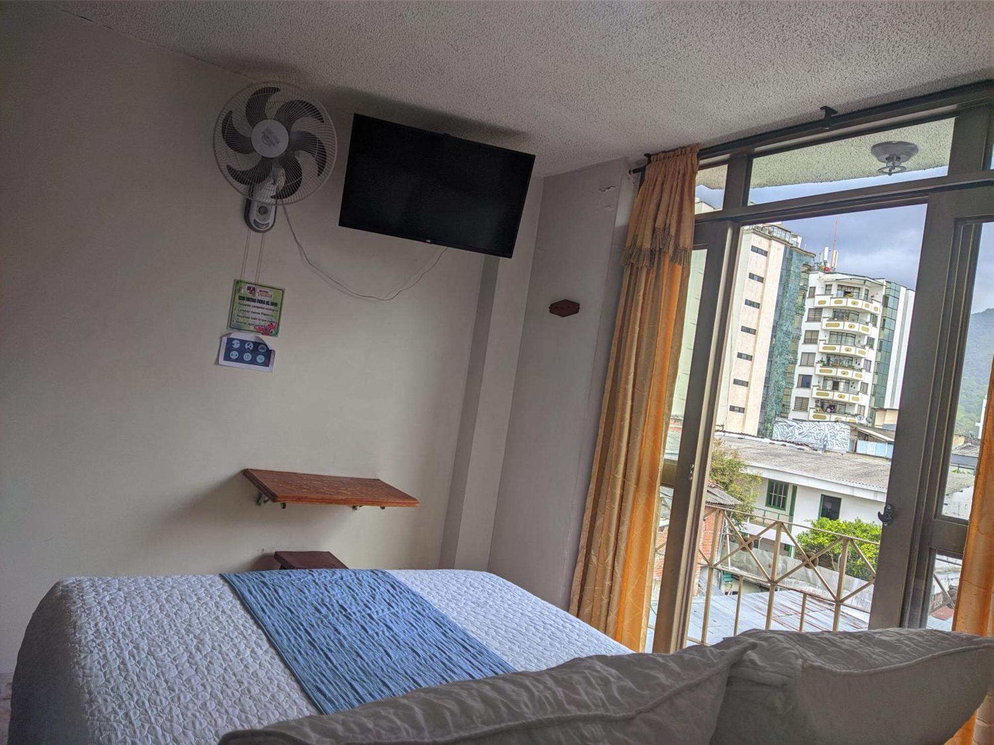 Hotel Armont Calarcá Екстериор снимка
