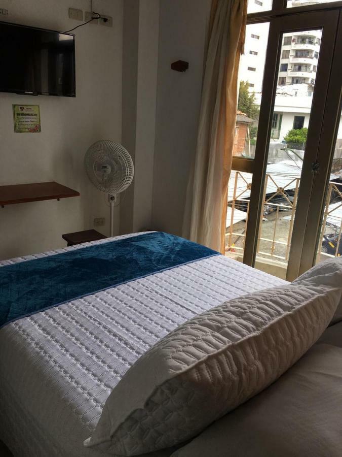Hotel Armont Calarcá Екстериор снимка