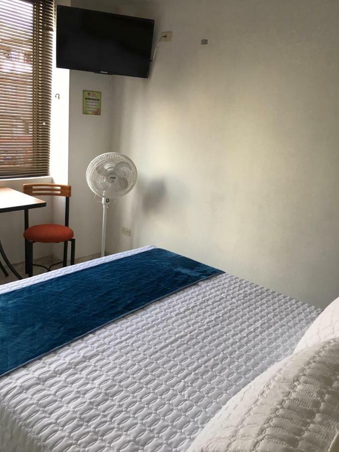 Hotel Armont Calarcá Екстериор снимка