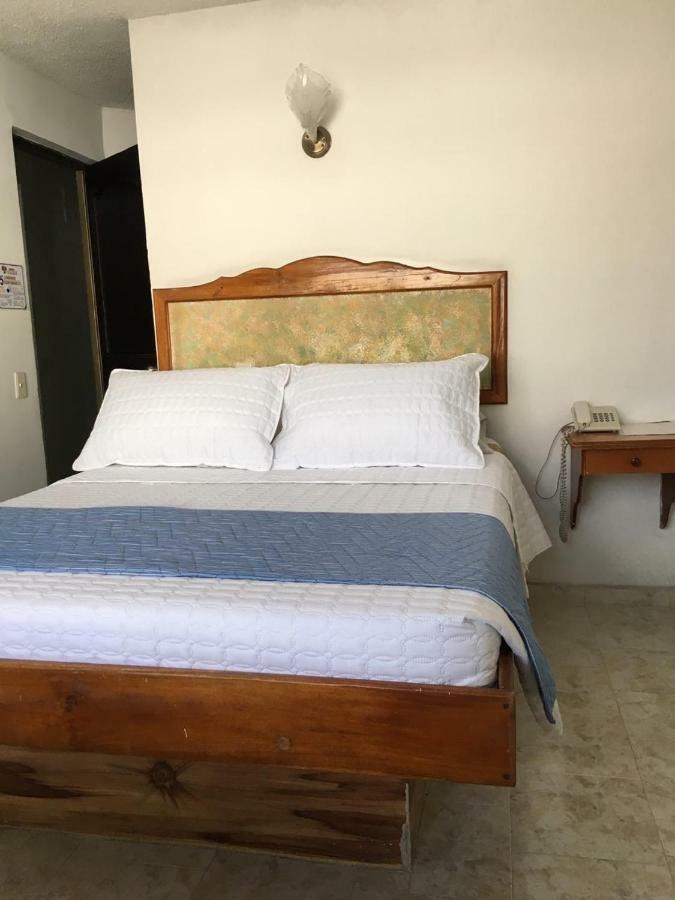 Hotel Armont Calarcá Екстериор снимка