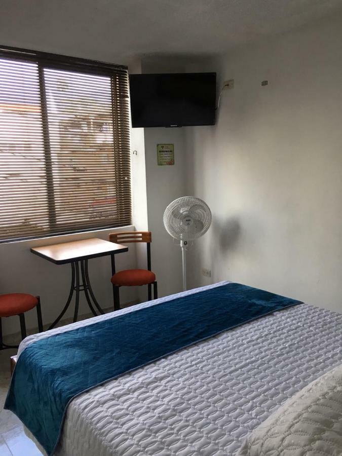 Hotel Armont Calarcá Екстериор снимка