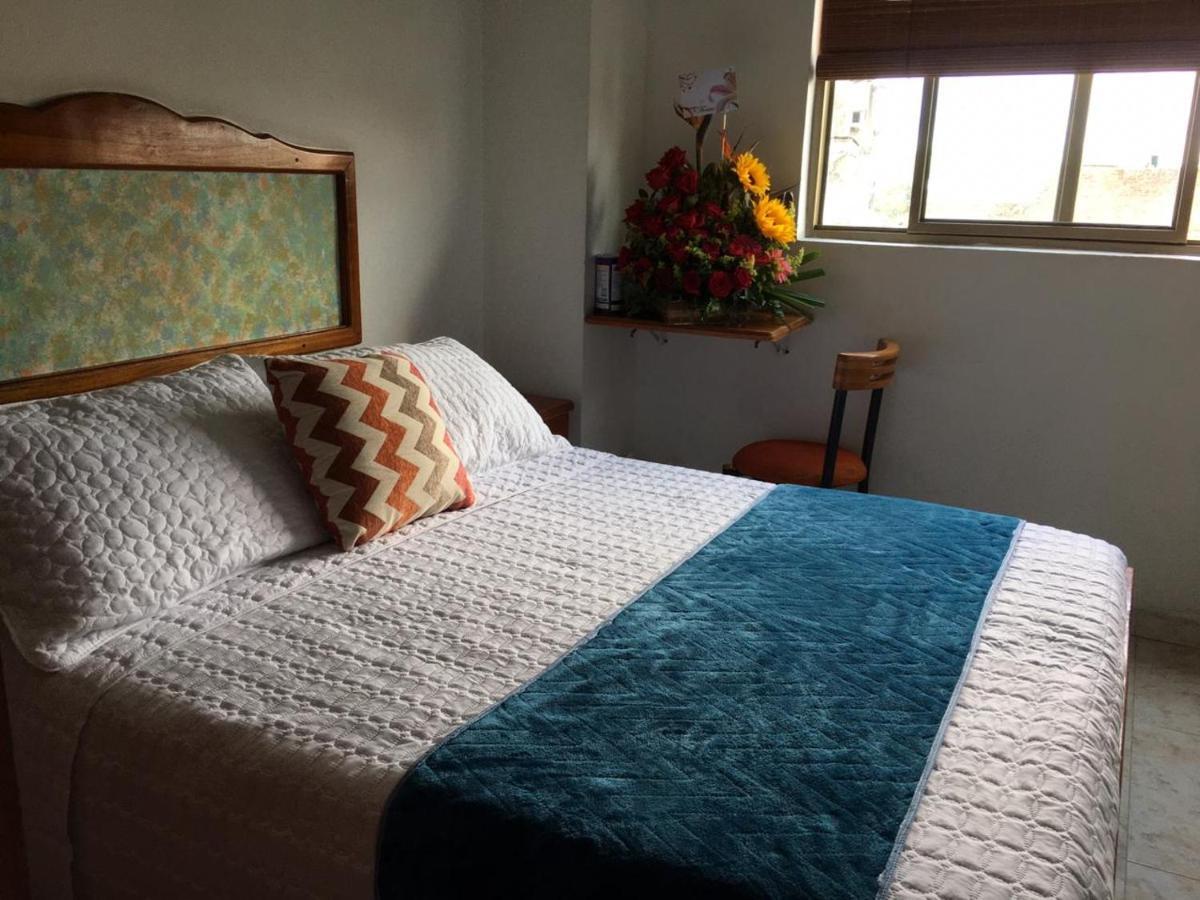 Hotel Armont Calarcá Екстериор снимка